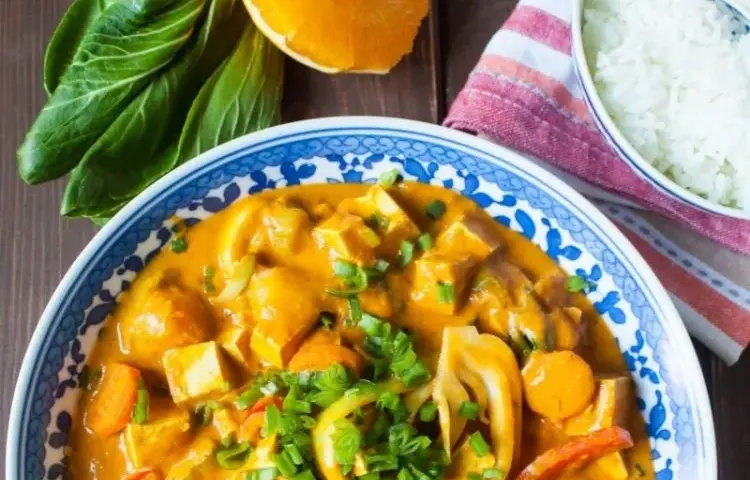 Nie masz mleczka kokosowego do curry? Zamienniki, które uratują obiad!