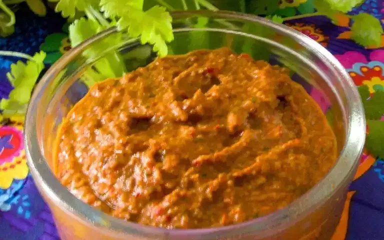 Jak zrobić pastę curry? Autentyczny smak i świeżość w domu